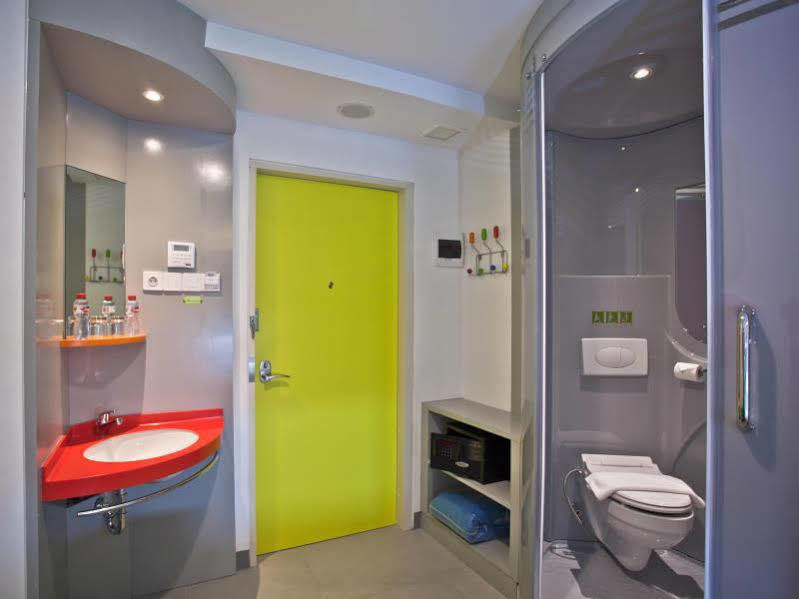 Pop! Hotel Gubeng Surabaja Zewnętrze zdjęcie